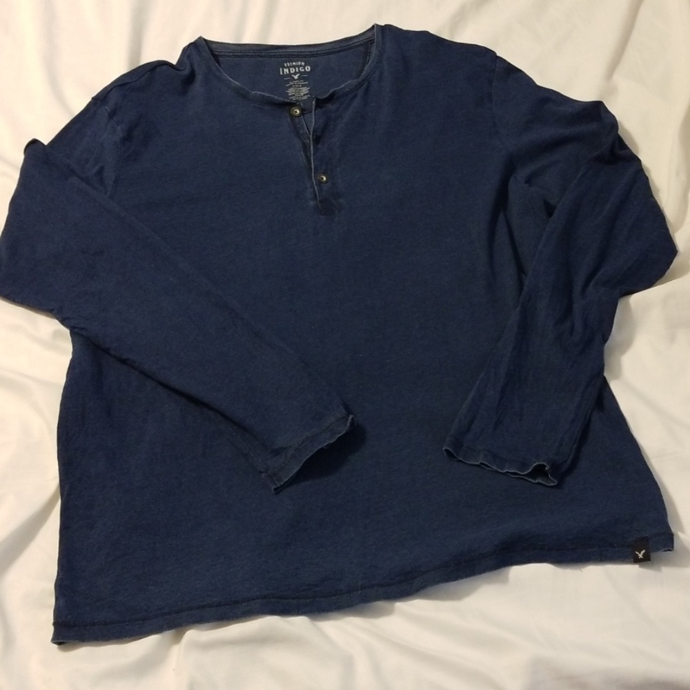 American eagle lightweight long sleeve shirt